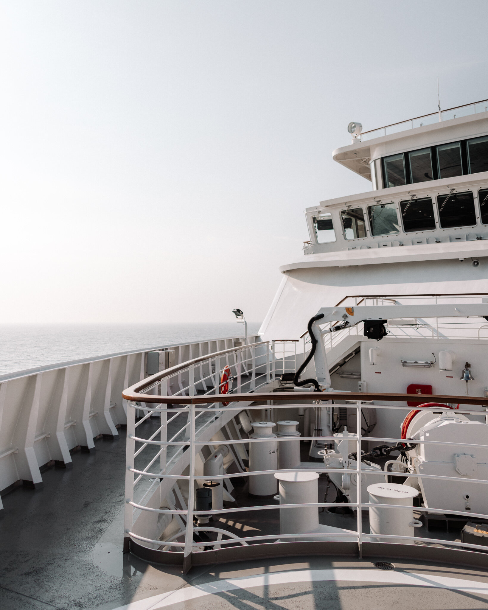 Auf dem Spirit Walk ganz vorne am Bug mit dem Meer in Verbindung treten - ein herrliches Gefühl!
