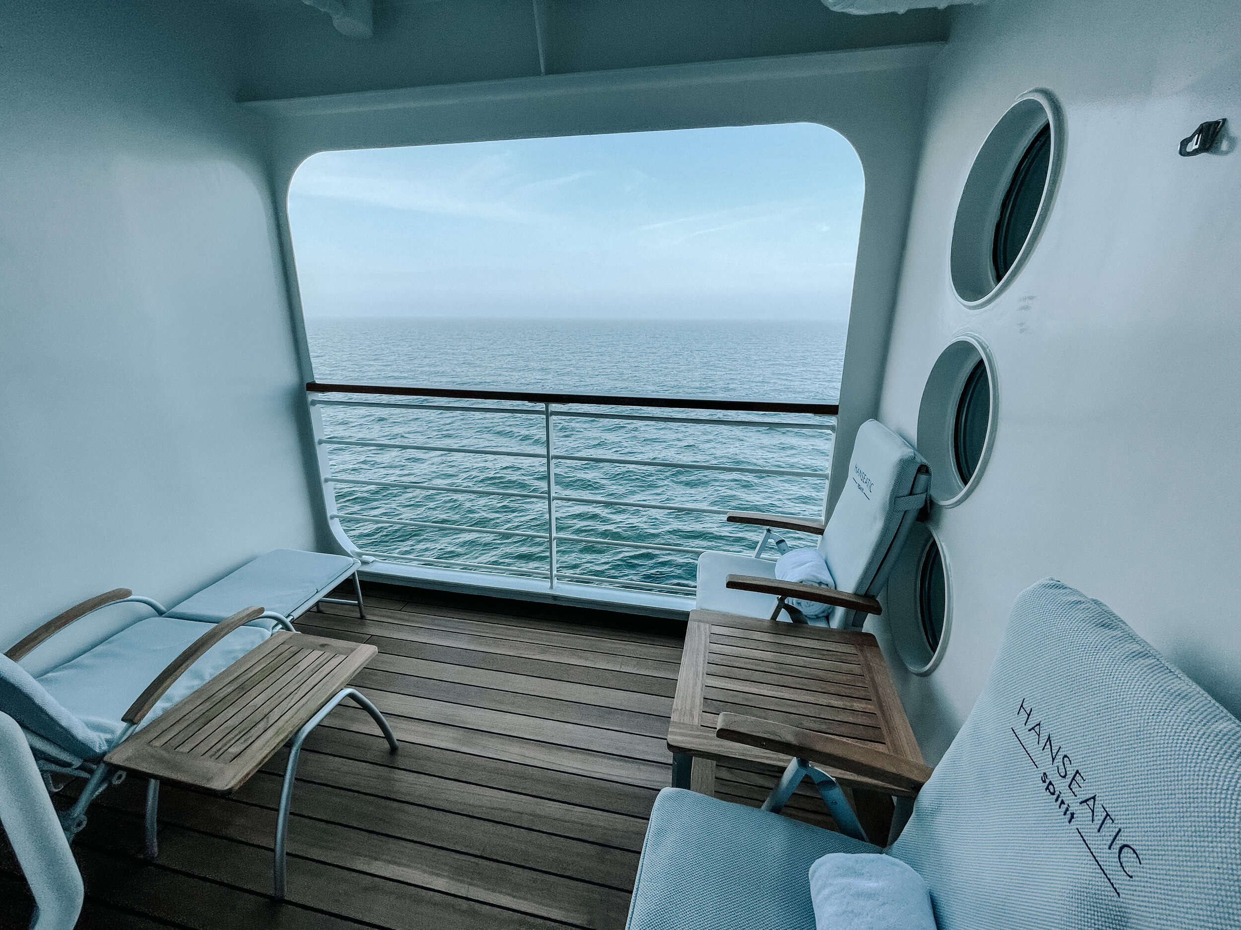 Eine Junior Suite auf der HANSEATIC spirit
