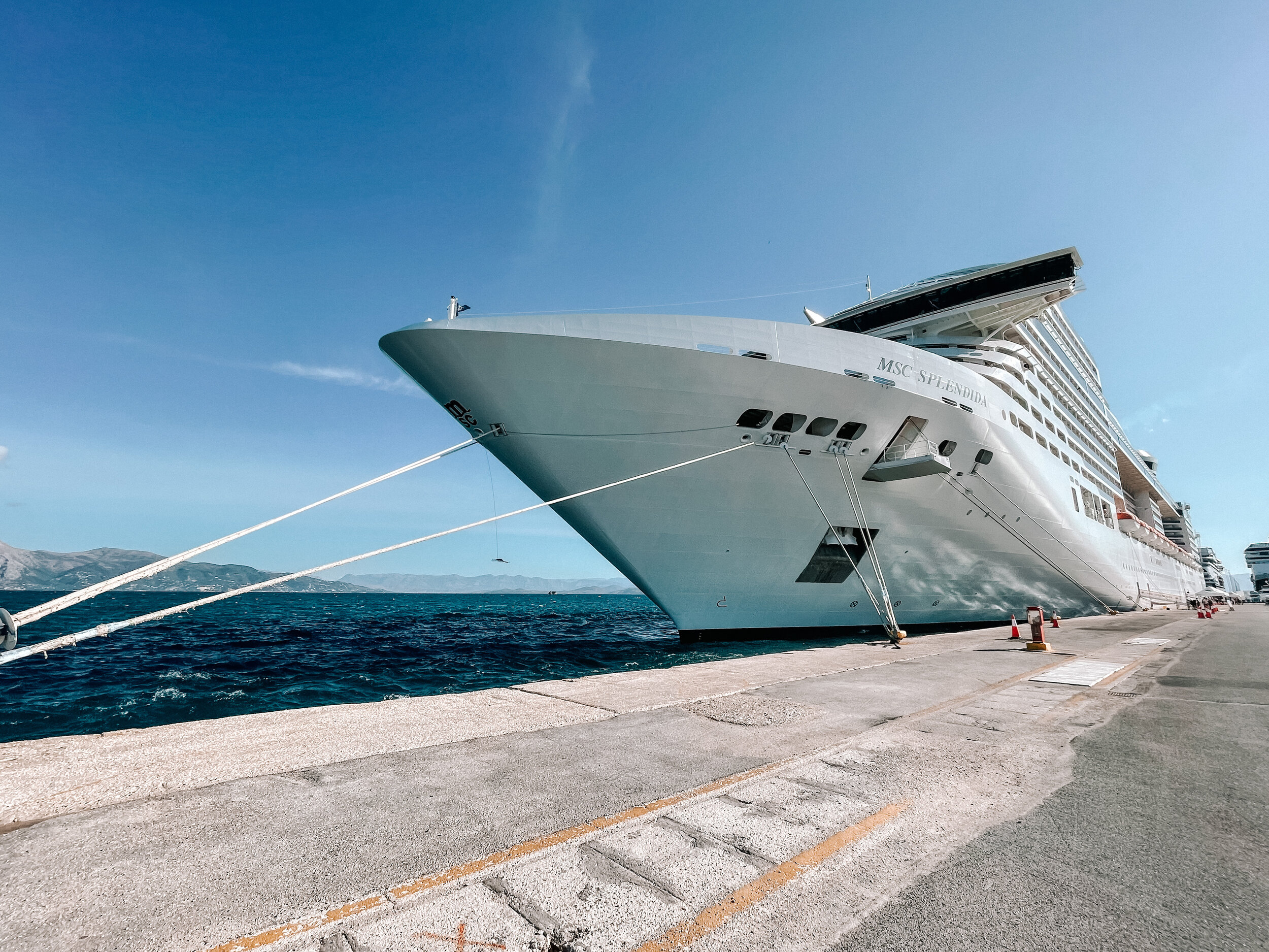 Die MSC Splendida in Korfu, Griechenland ©CruiseExperience