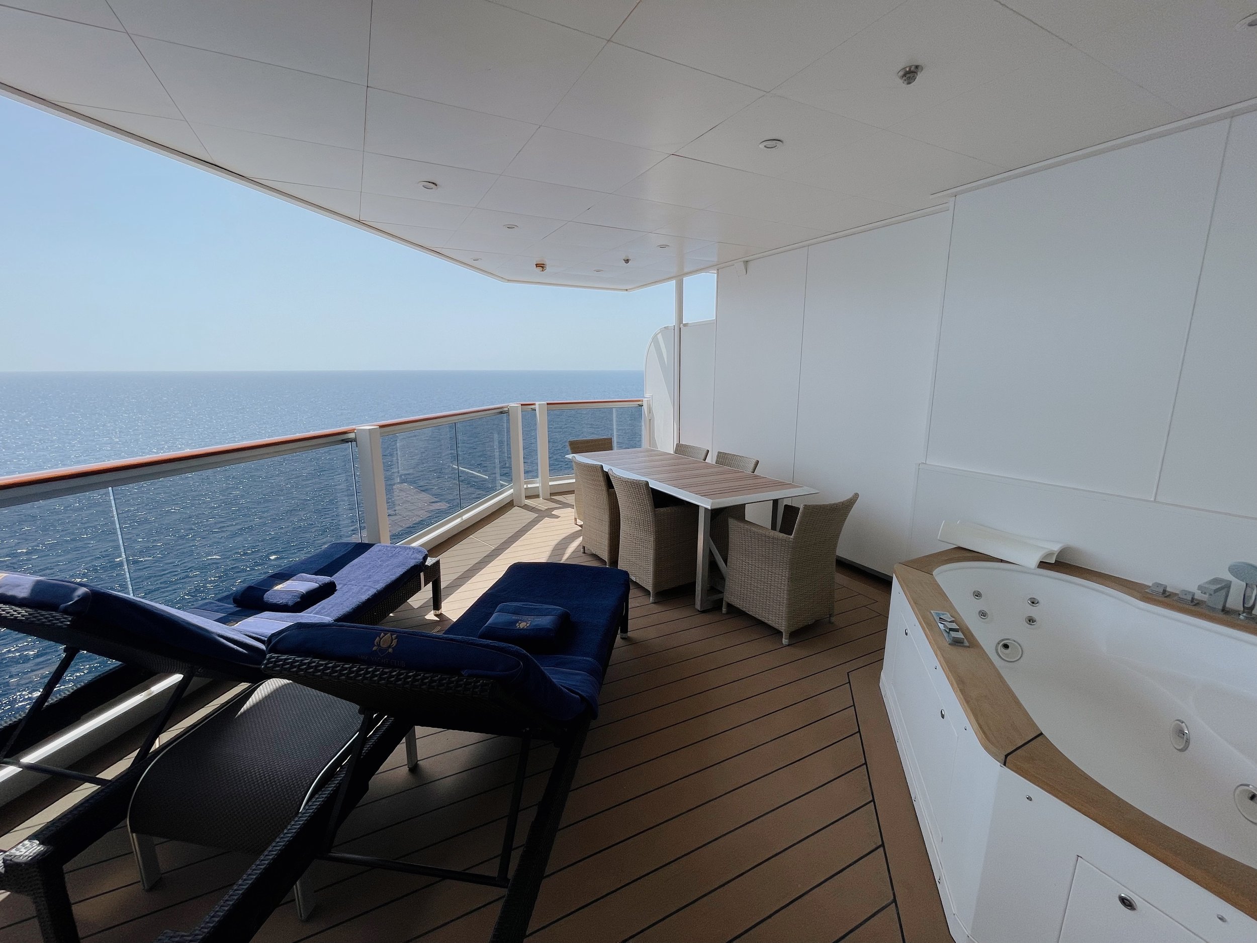 Yacht Club Royal Suite an Bord der MSC Seaside.